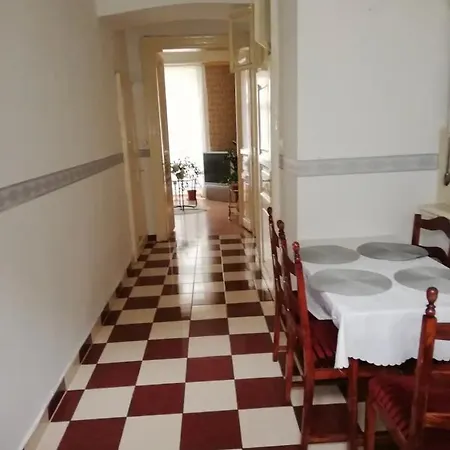 Apartment Rozsa Lak *